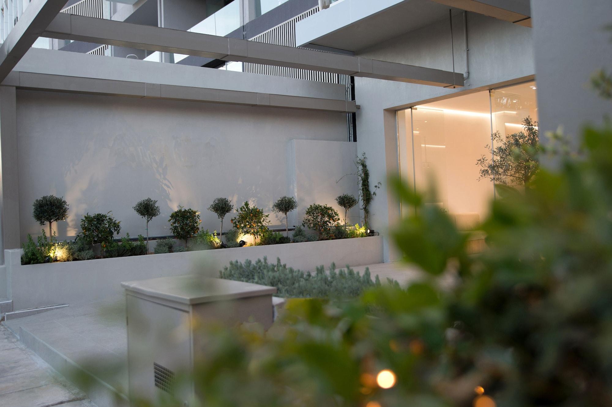The Convo Athens Riviera Hotel Bagian luar foto